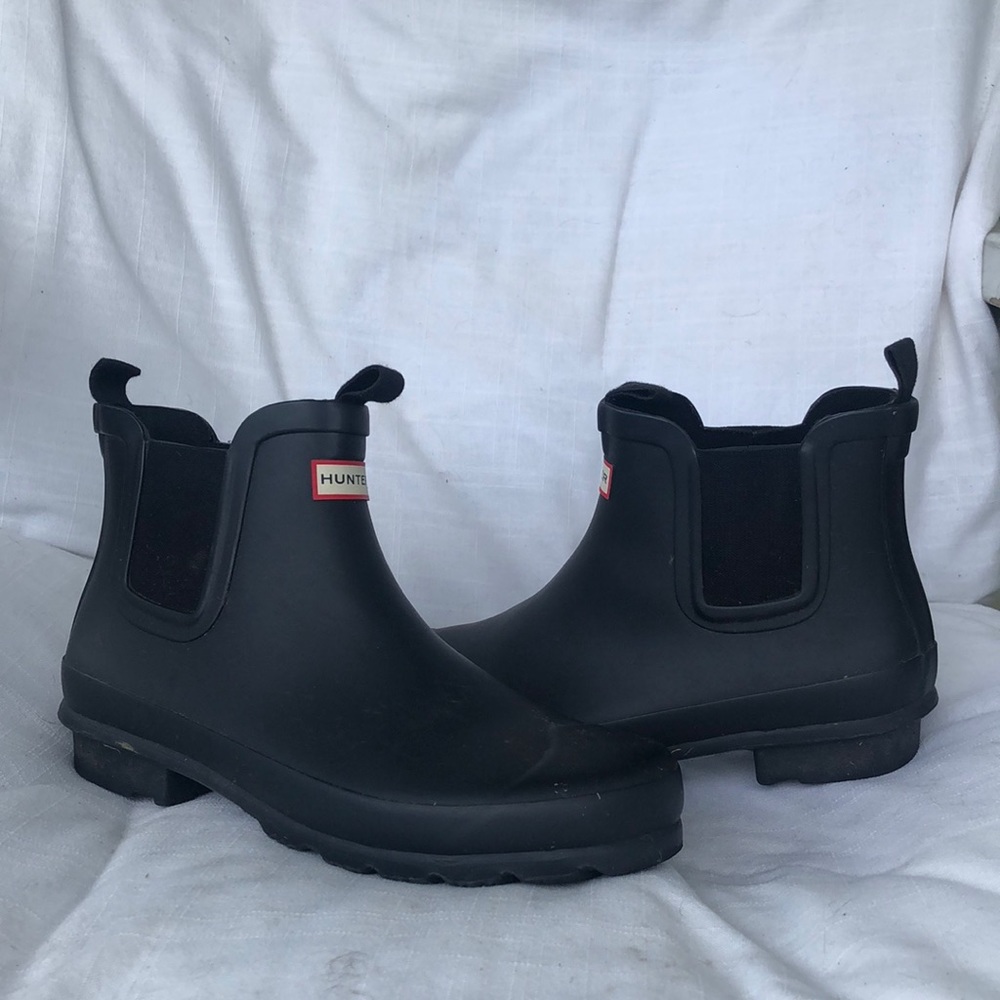 Black hunter chelsea style rain boots
